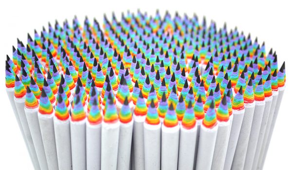 ensemble de crayons multicolores, crayon arc-en-ciel et divers crayons avec  gomme 3783067 Art vectoriel chez Vecteezy