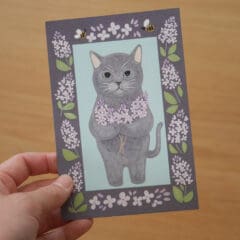 Carte Postale Chat Gris et Lilas