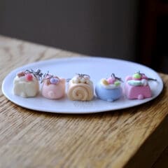 Mini Porte-Clé / Charm's Fuzzy Cake