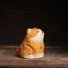 Figurines d'animaux en bois en forme de chat tigré